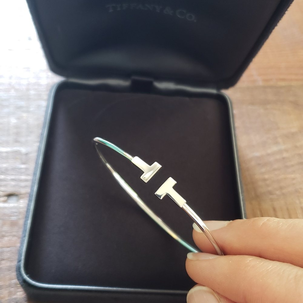 Tiffany & Co. Narrow T Wire Bracelet - White Gold